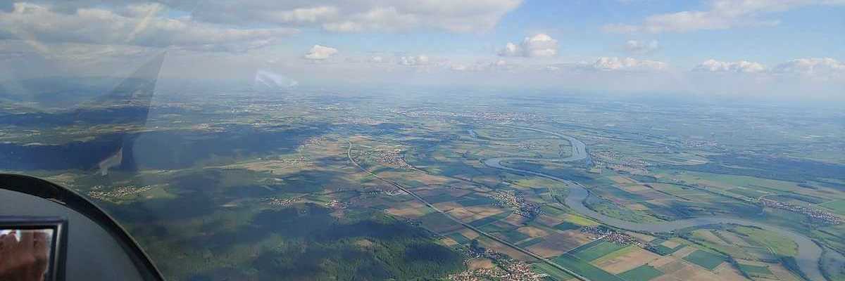 Verortung via Georeferenzierung der Kamera: Aufgenommen in der Nähe von Regensburg, Deutschland in 1800 Meter